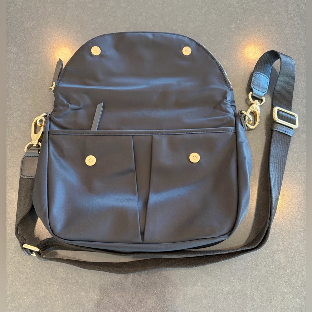 Quince Revive Nylon Foldover Crossbody - Picture 4 of 5